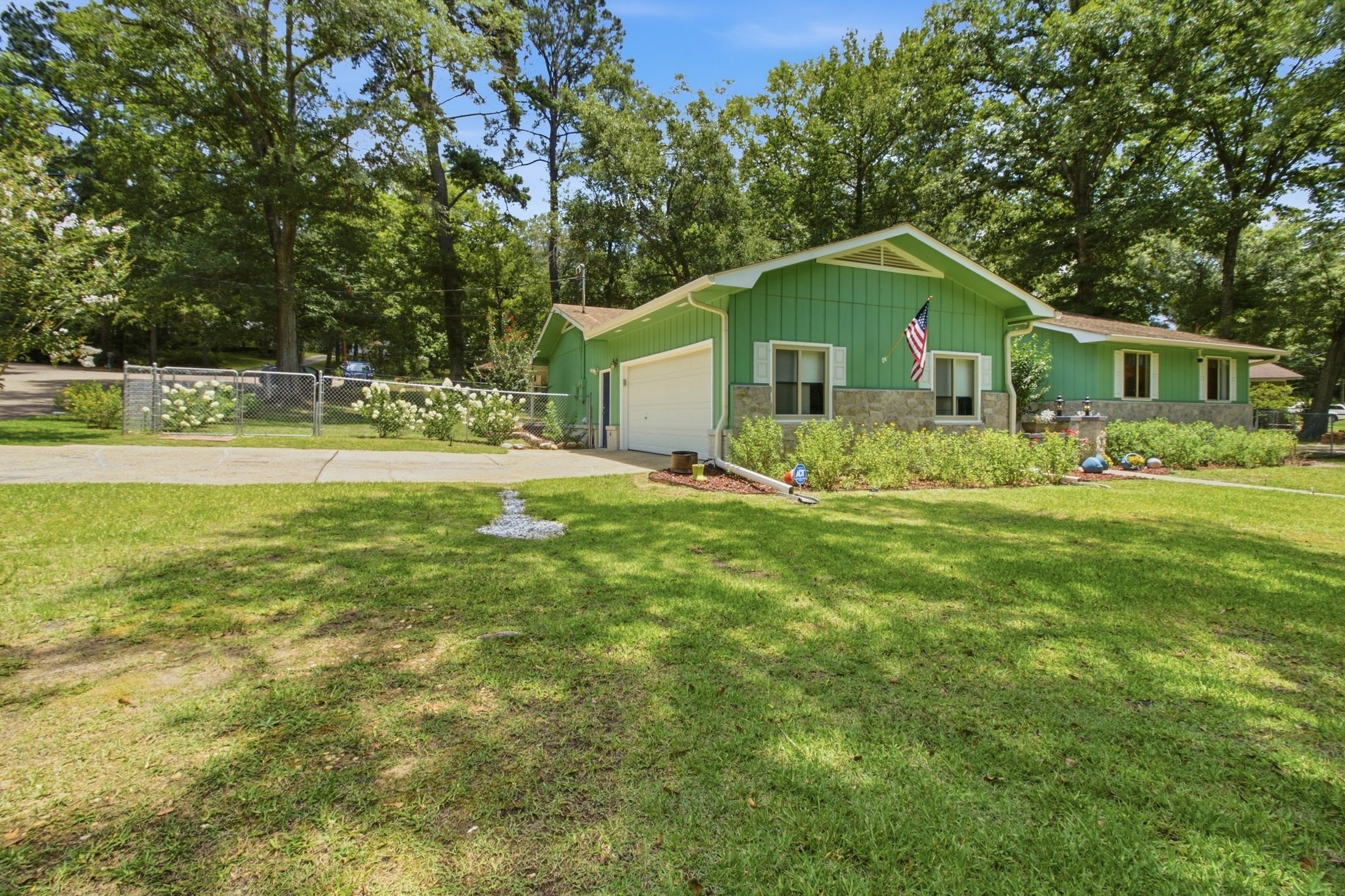 424 Coby Dr exterior